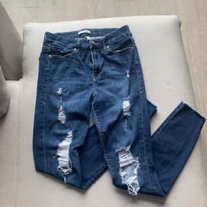 Good American Super Distressed skinny jean